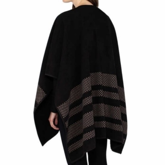 Ike Behar Women’s Reversible Fashion Wrap - Picture 3 of 7